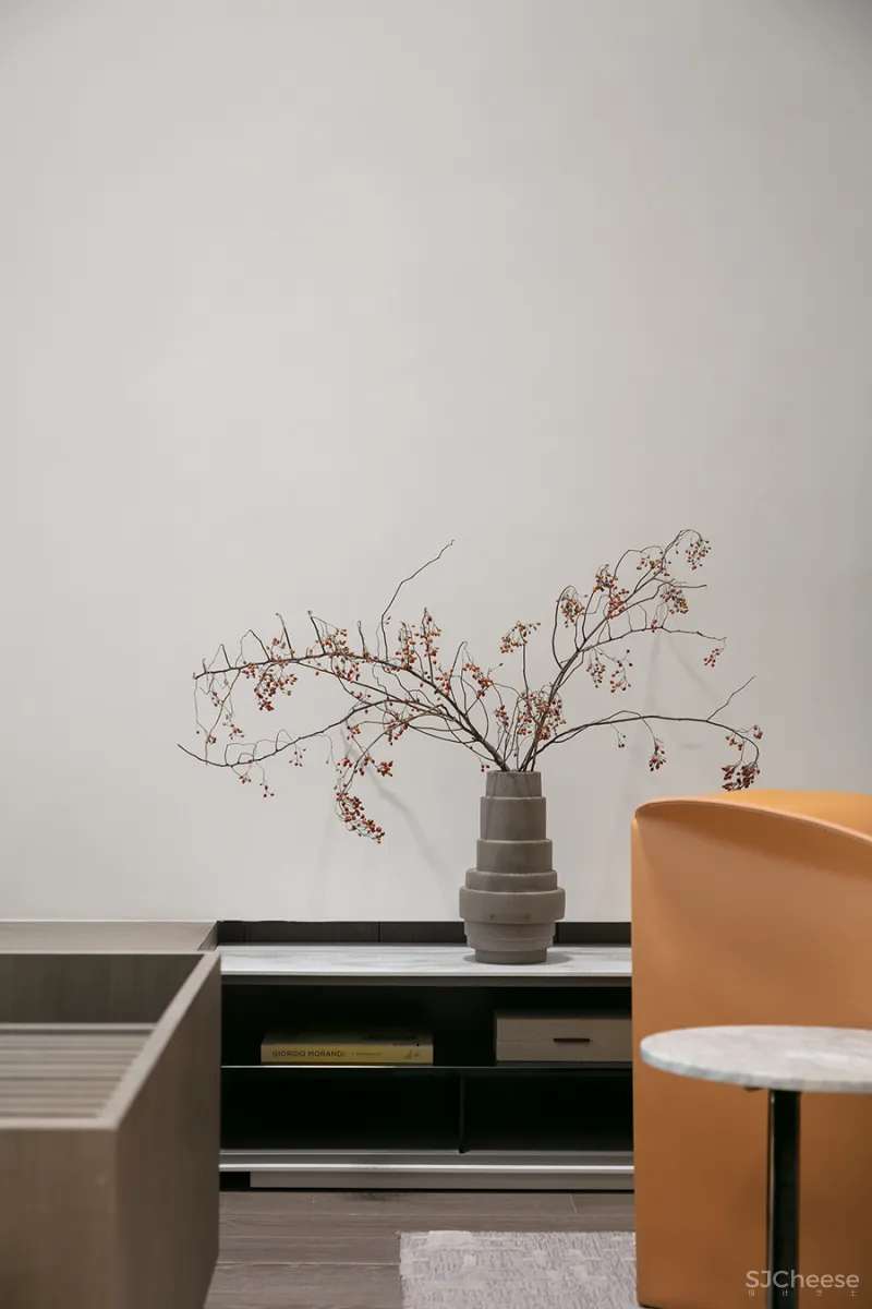 纯白主义的极简演绎 DIA • 丹健新作