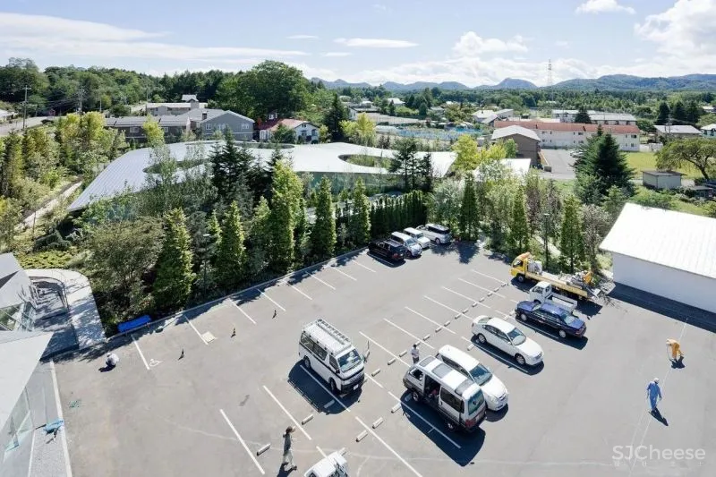 西泽立卫建筑事务所 画家千住博美术馆