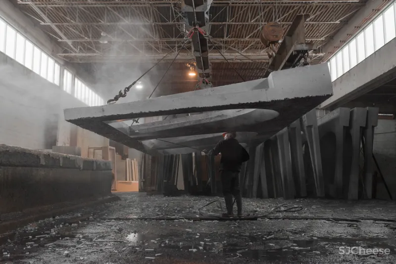 带阿斯顿马丁套房的公寓，样板房公开，高级黑才有这么酷酷的高级感