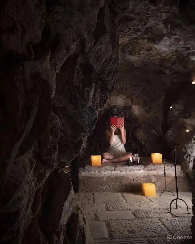 意大利千年古堡改造的酒店,1500万平米仅36间房,现代与古典的极限混搭!