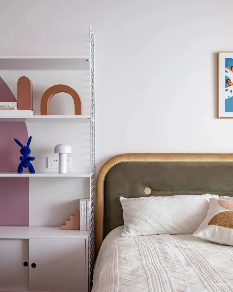 黄铜、石材、藤编，温暖自然的大平层设计丨木桃盒子