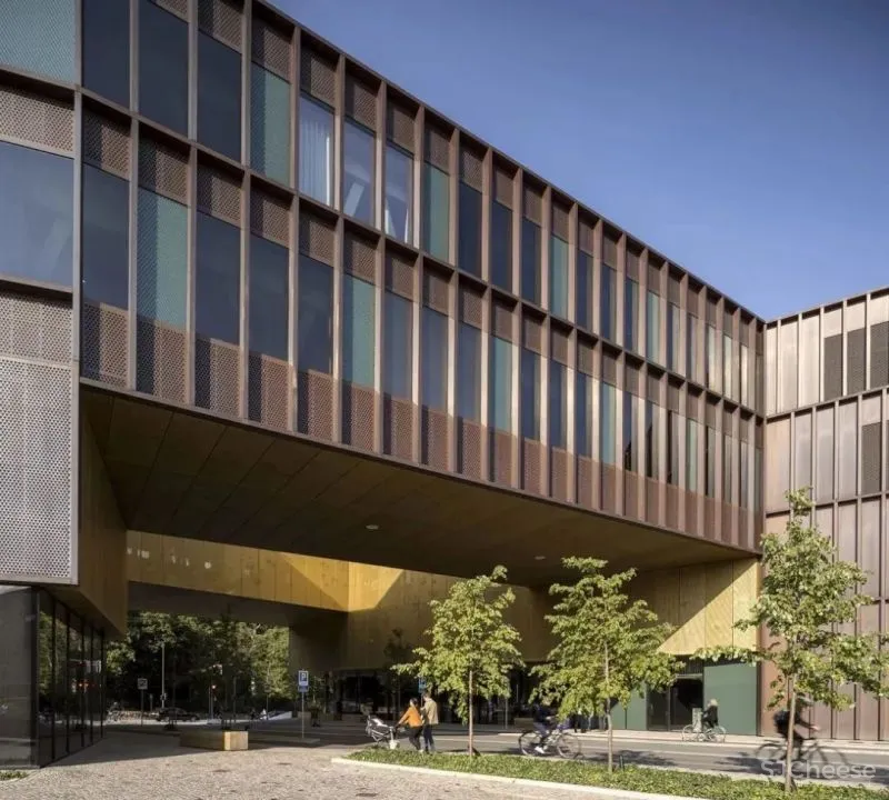 嘉士伯新总部大楼,可回收的黄铜外立面,示范了真正可持续理念!