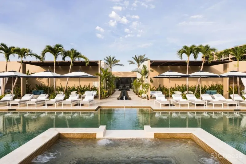 蒙太奇洛斯卡沃斯酒店