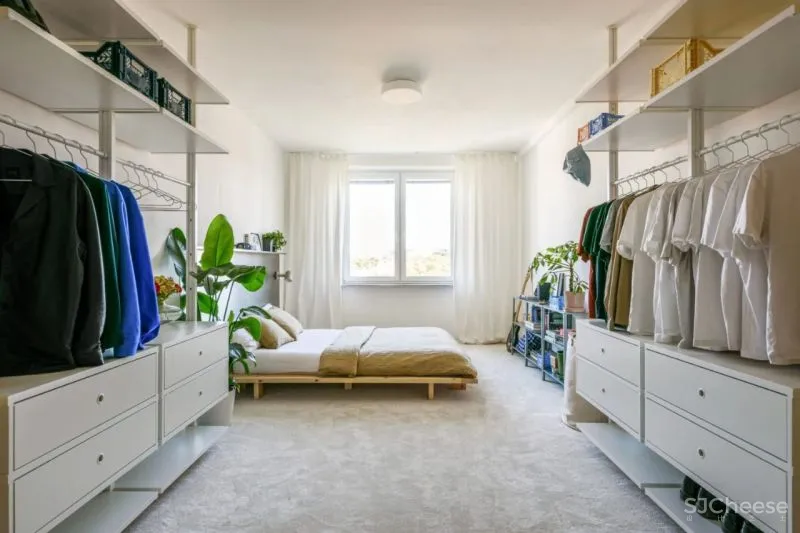 70平米的老旧住宅大翻身,加入了不锈钢、圆形洞等多种有趣的元素!