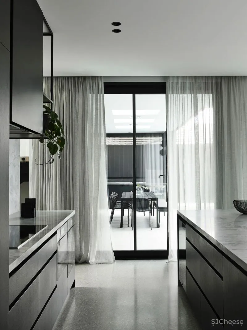 黑与白,宁静简约之居