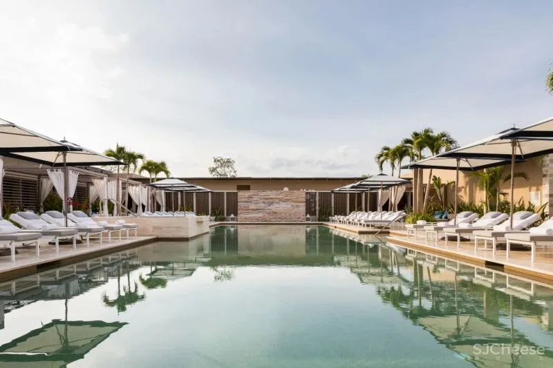 蒙太奇洛斯卡沃斯酒店