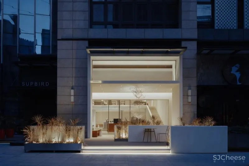 STORY ZOOMCAFE：神性的日常