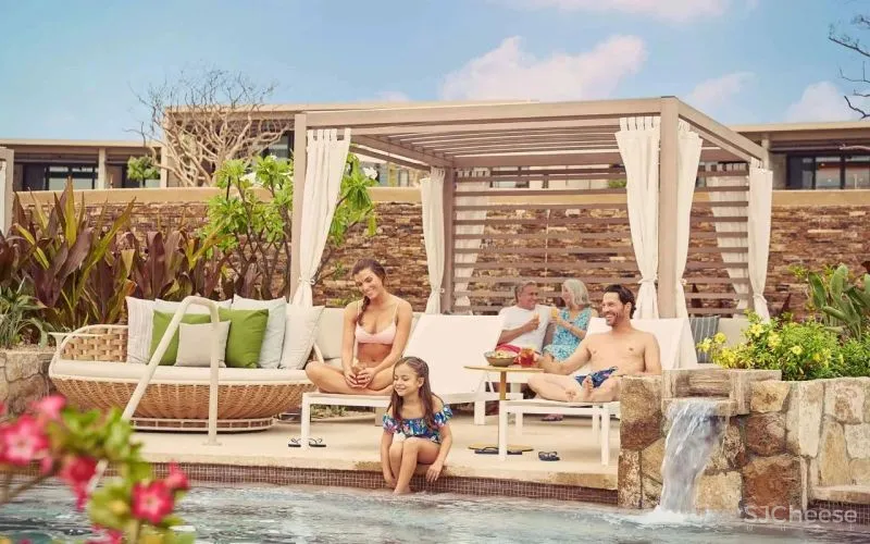 蒙太奇洛斯卡沃斯酒店