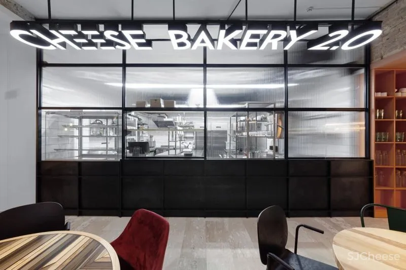 IRA LYSIUK 90㎡咖啡厅设计,现代与历史的交织