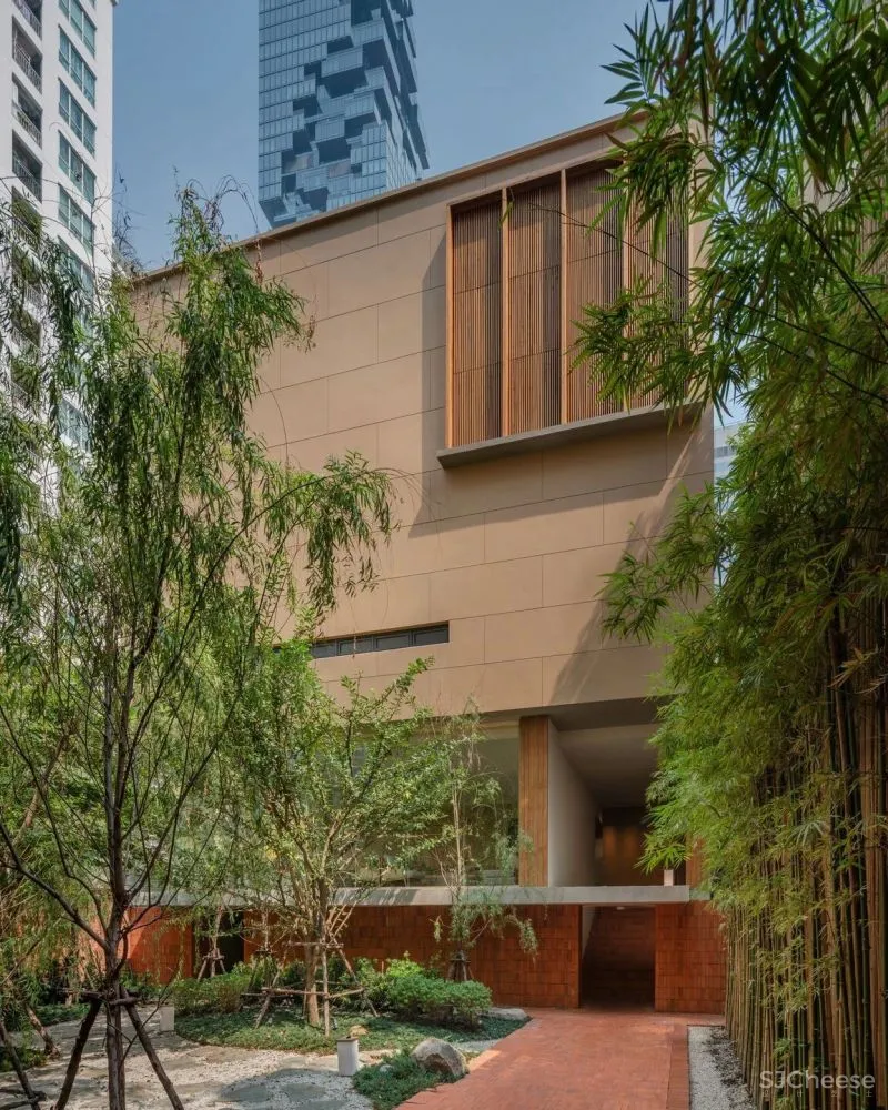 曼谷极简主义的日本美学设计闹市温泉