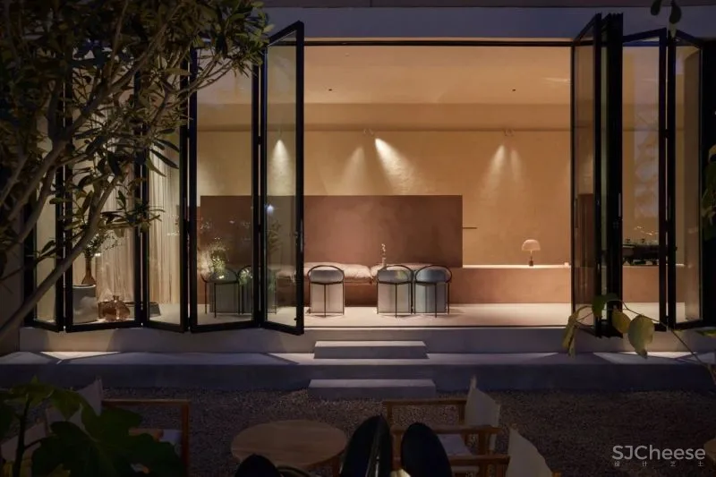 大地色极简别墅，不一样的格调