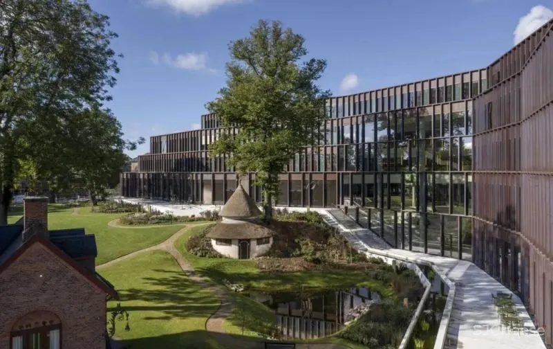 嘉士伯新总部大楼,可回收的黄铜外立面,示范了真正可持续理念!