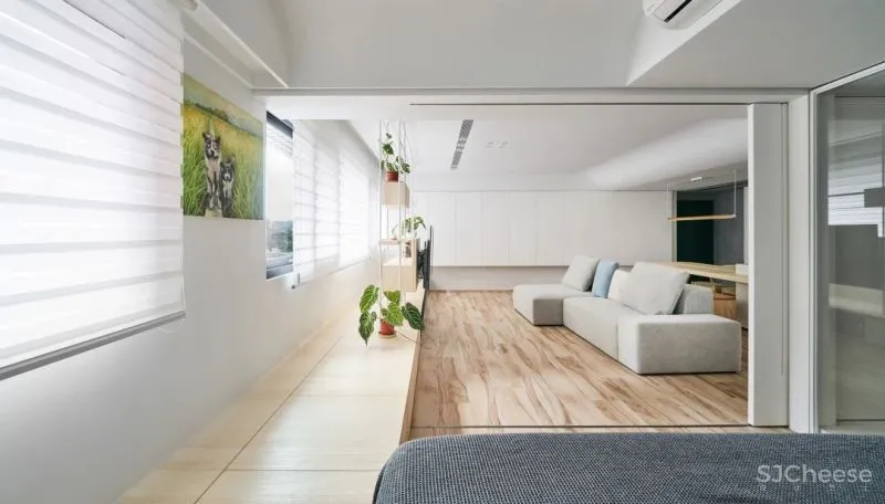 她买下低层高90㎡老房,74w造出极致纯净白色家,独自和收养的狗狗同住!