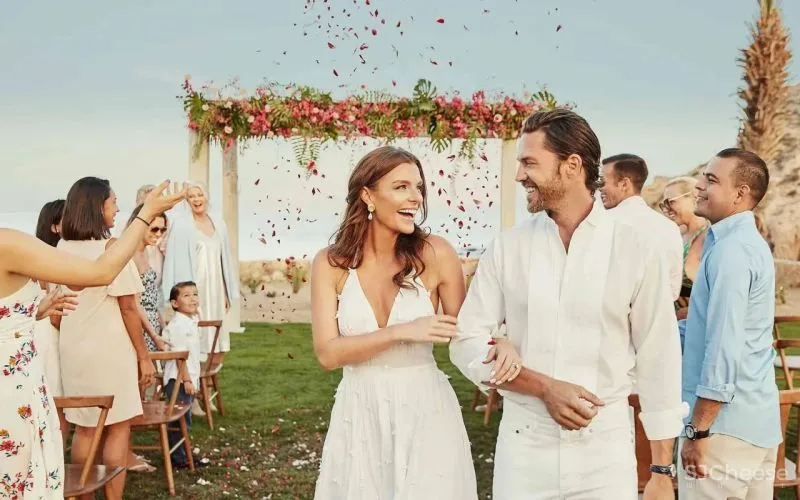 蒙太奇洛斯卡沃斯酒店