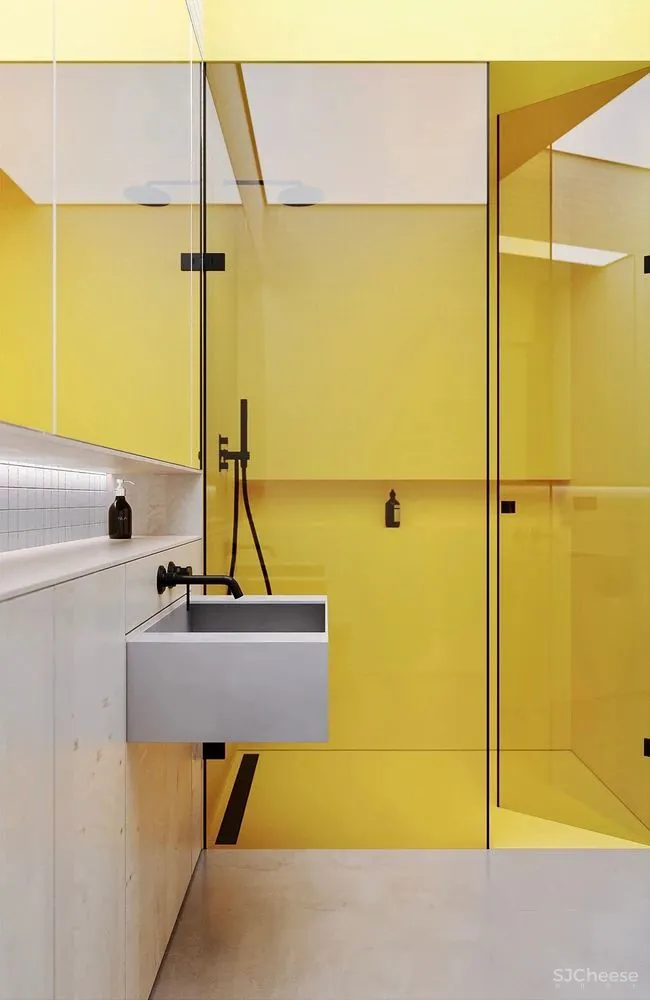 120平米的公寓融合了新与旧、粗犷与细腻、厚重与轻盈