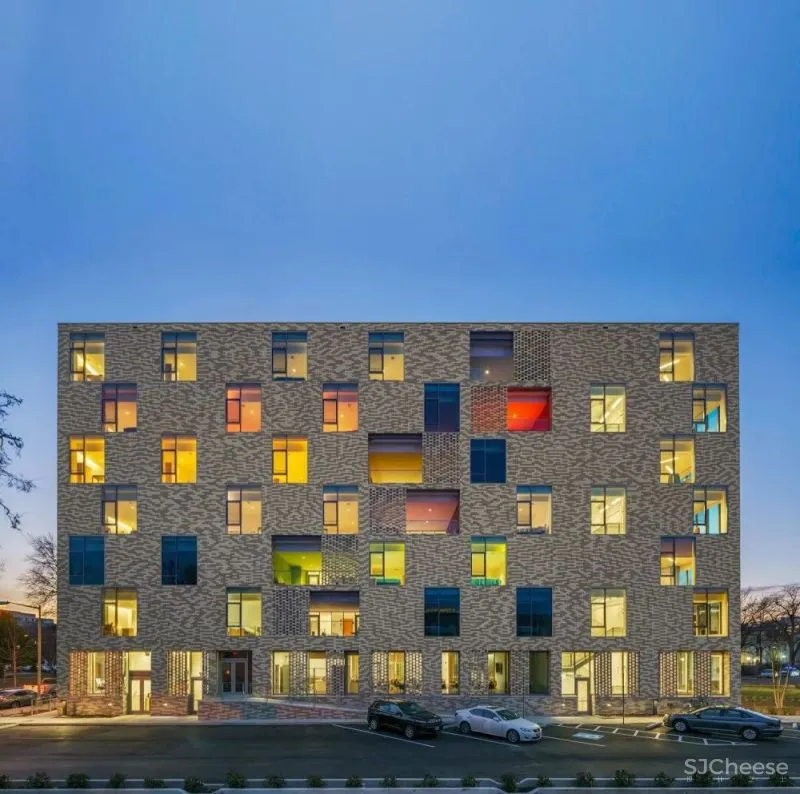 无正背立面之分的AYA公共住宅建筑 Studio Twenty Seven