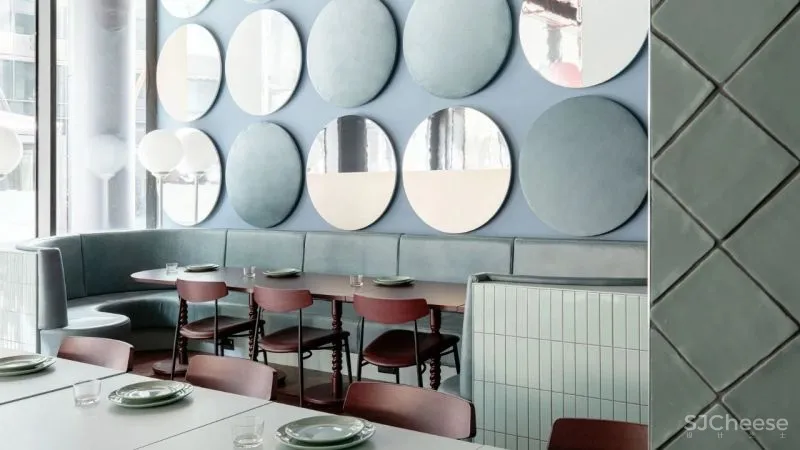 欢乐玩偶屋一样的餐厅，都柏林