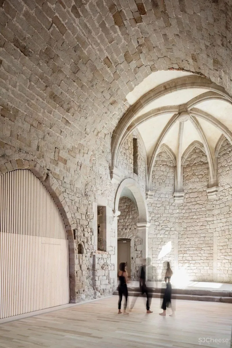 Carles Enrich 丨 设计，在建筑中沉淀