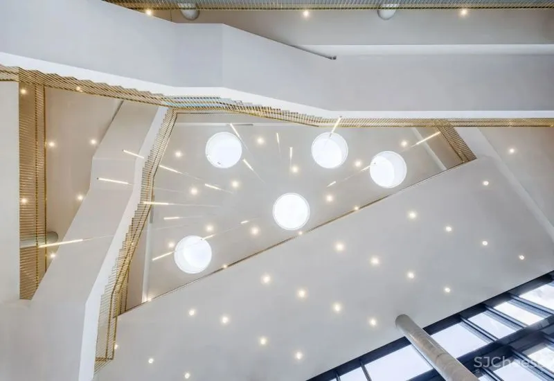 嘉士伯新总部大楼,可回收的黄铜外立面,示范了真正可持续理念!