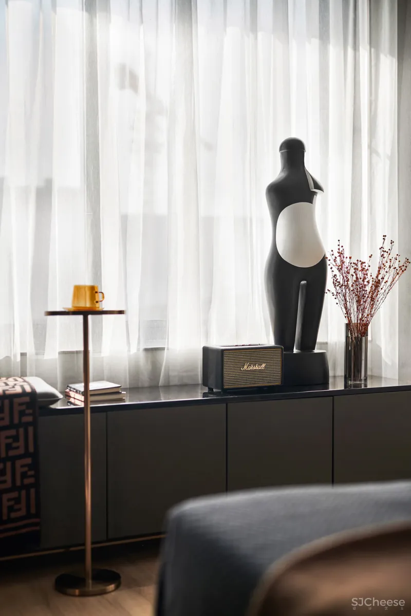 LESTYLE 乐尚设计:254㎡艺术住宅,家的鎏金光影!