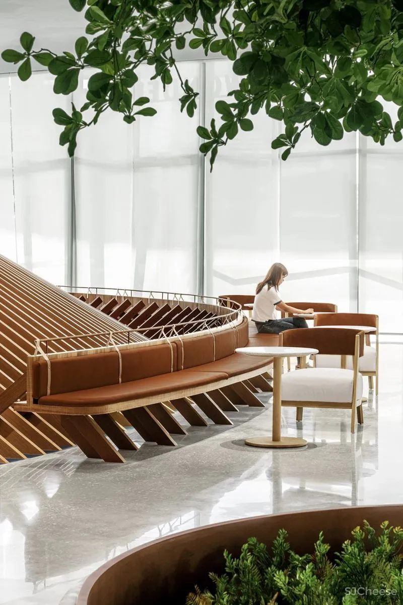 打造出令人充满探索欲的游逛空间体验