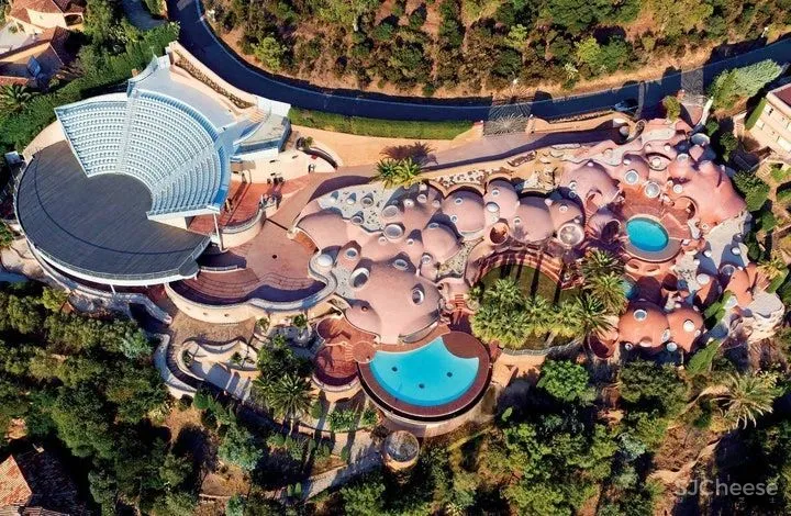 设计太超前?皮尔卡丹售价30亿的泡泡屋,卖了6年无人问津