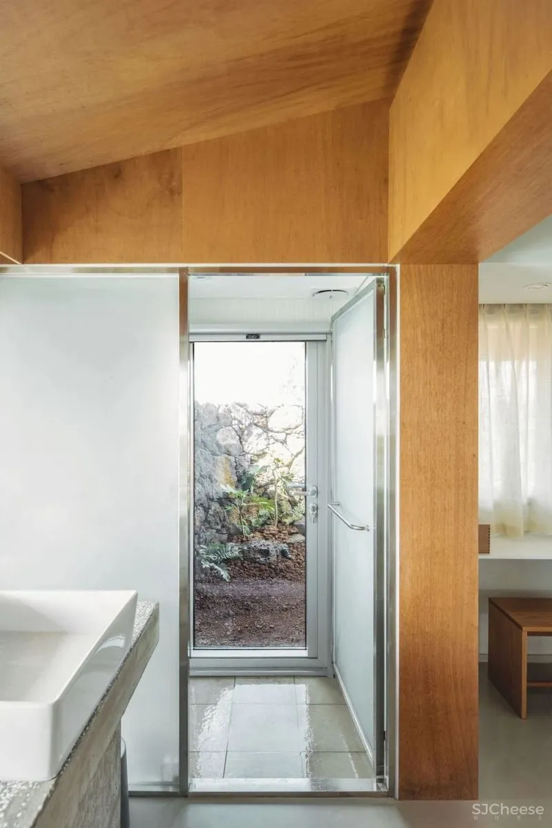 原木度假风，济州岛上的极简小公寓