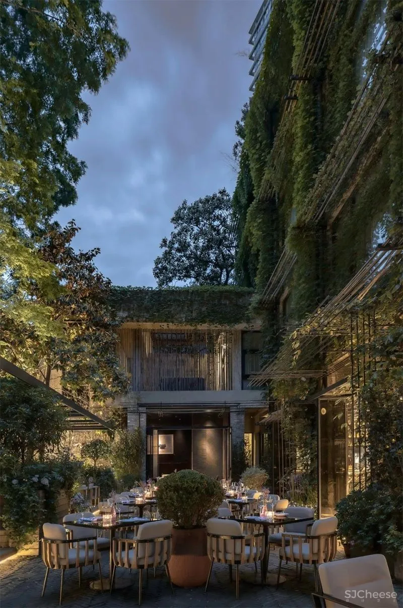 上海艾本酒店花园店—Le Coq酒吧餐厅