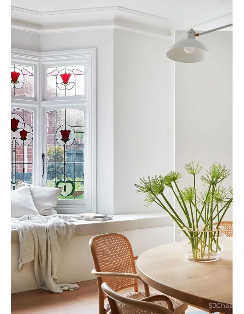 A Contemporary Renovation That Revives Forgotten Spaces