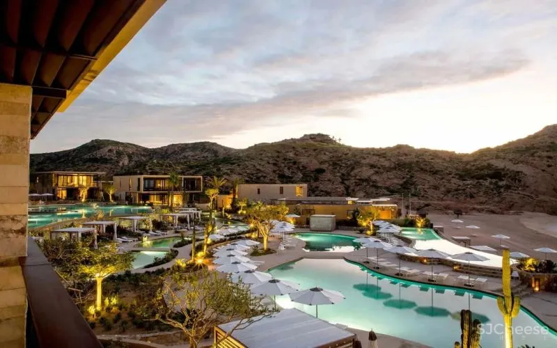 蒙太奇洛斯卡沃斯酒店