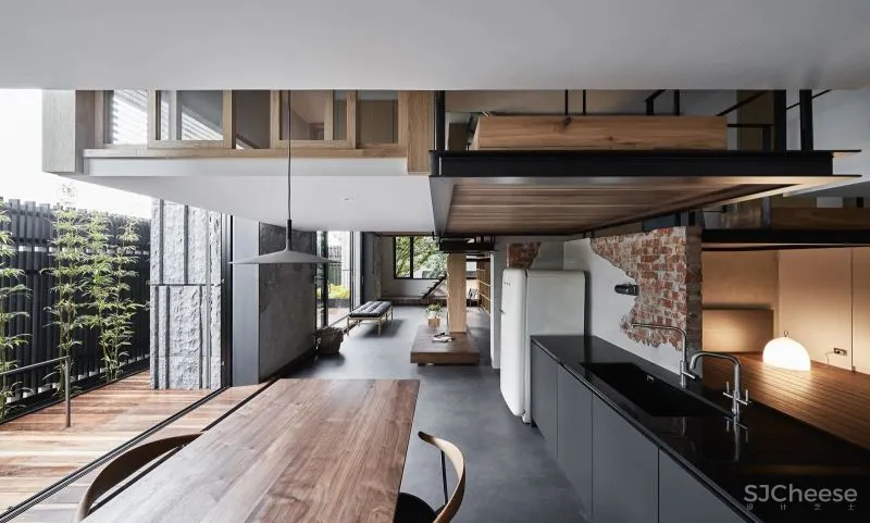 台湾一对夫妇,花了一大笔设计费,结果竟然连砖墙都外露,这样的房子你敢让父母知道吗?