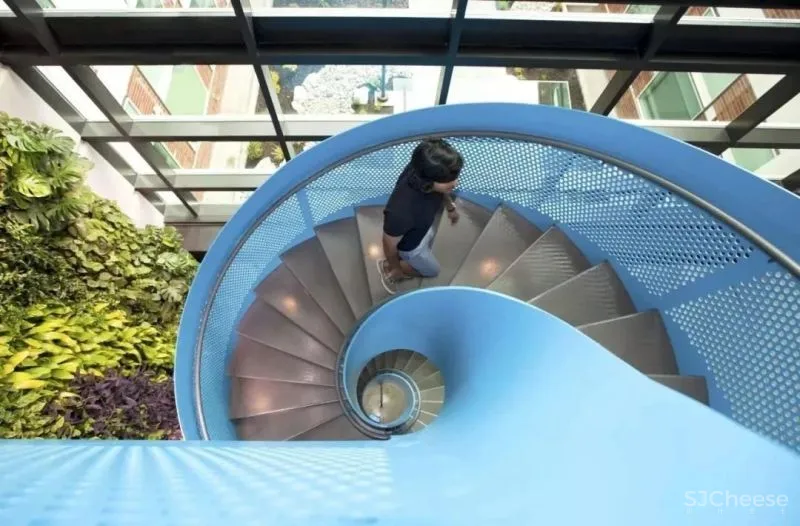 年入10亿,比google还会玩的设计公司,1000多个大奖拿到手软,客户都是500强