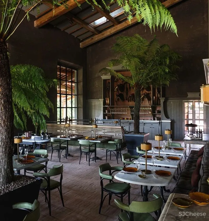 意大利千年古堡改造的酒店,1500万平米仅36间房,现代与古典的极限混搭!