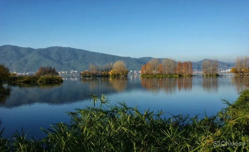 万有引力：超然精致格调，邂逅天色之美！
