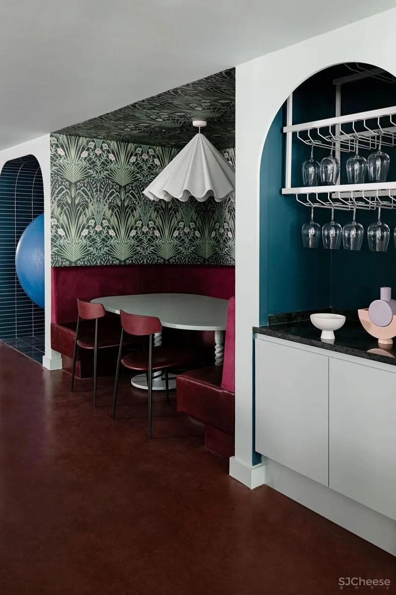 欢乐玩偶屋一样的餐厅，都柏林