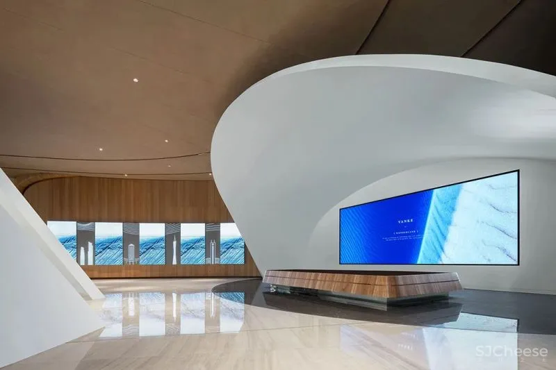 打造出令人充满探索欲的游逛空间体验