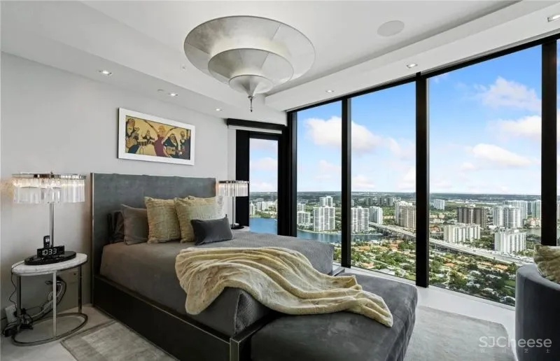 全球唯一保时捷豪宅大楼,跑车直接开进去