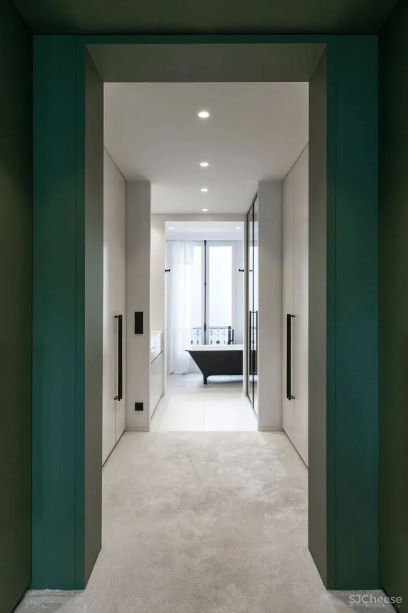 鲜明色彩对比,演绎全新法式空间