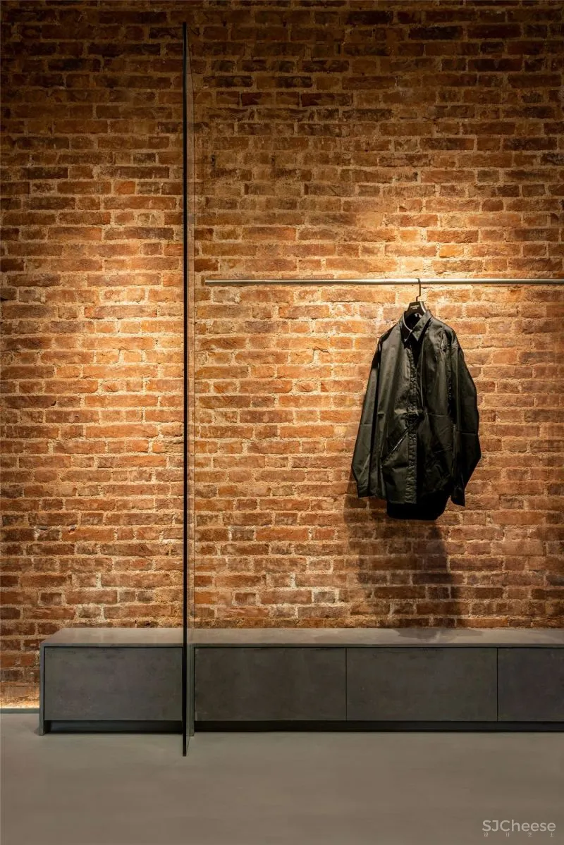 新一代广州时尚潮人对服装的环境和空间有着新的理解和诠释