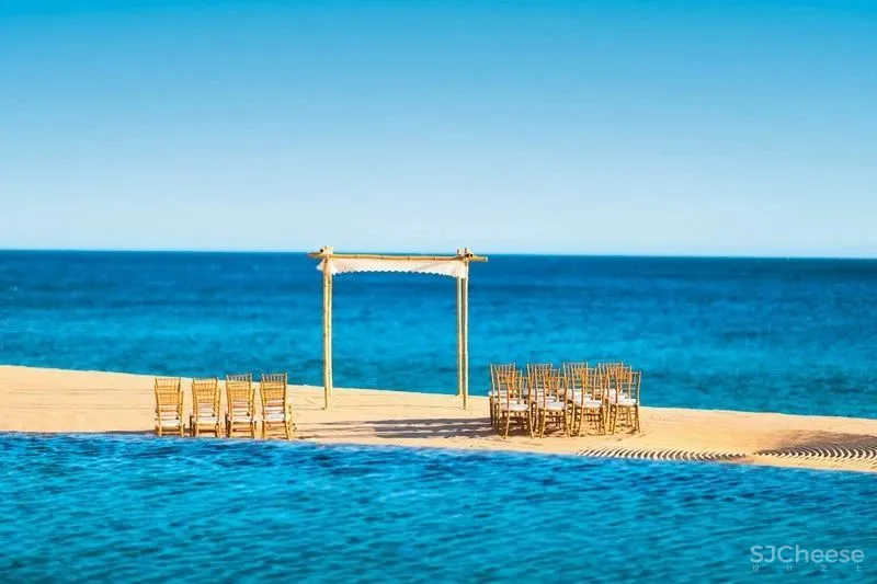 蒙太奇洛斯卡沃斯酒店