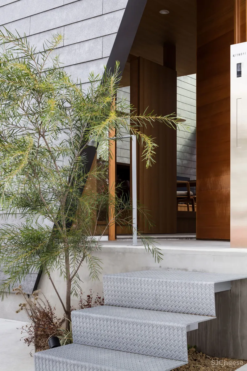 93㎡ 木结构住宅,巧妙引光入室,让家通透又明亮