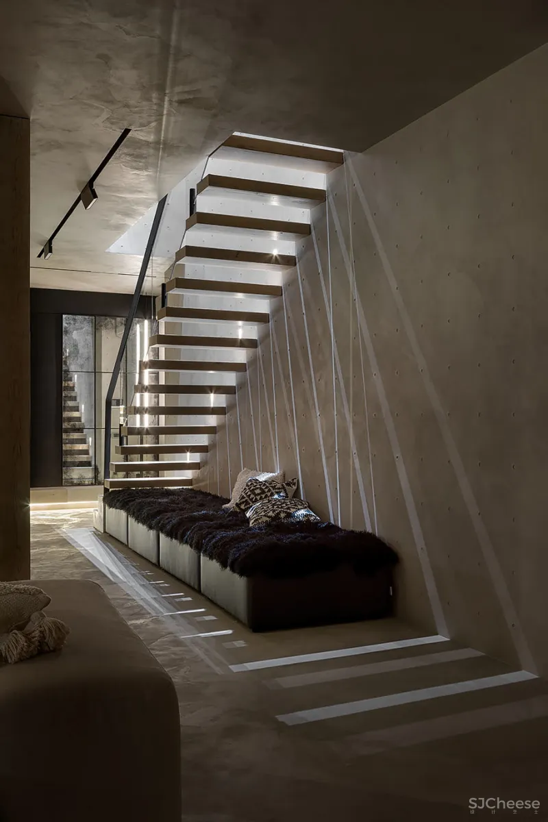 低调轻雅的顶层复式，住出另一种豪宅范！