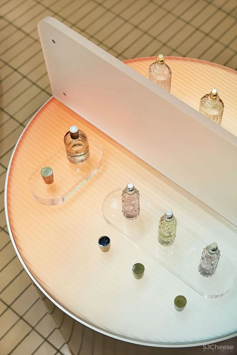 立品设计 H.E.A.T 喜燃南京体验店——“美妆情报局”