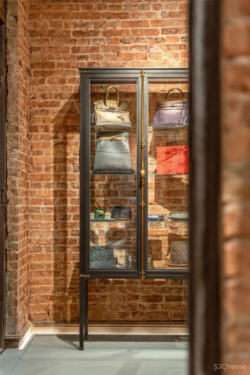 新一代广州时尚潮人对服装的环境和空间有着新的理解和诠释