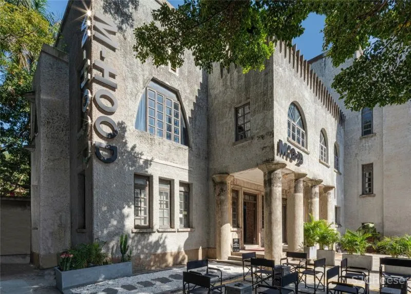 新一代广州时尚潮人对服装的环境和空间有着新的理解和诠释