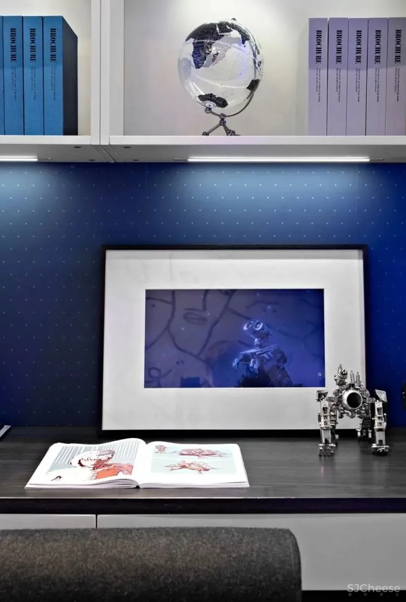 浅色灰调 木饰面,打造152㎡都市未来感家宅 库玛设计