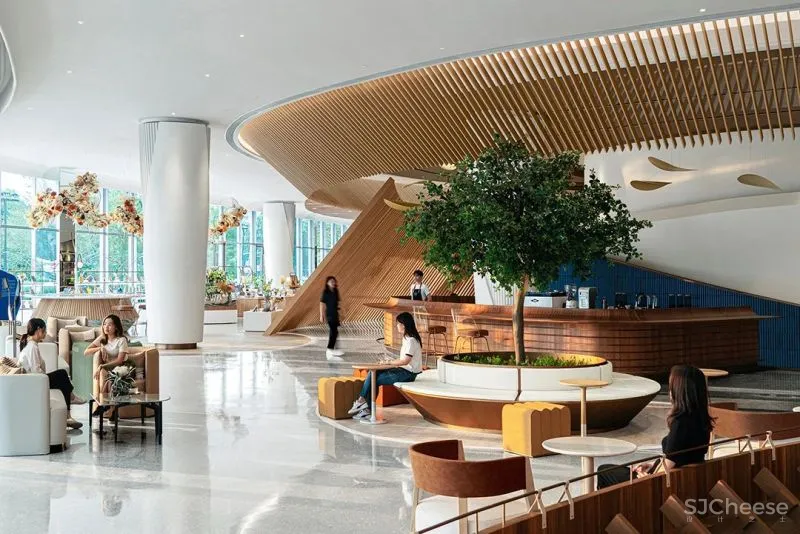 打造出令人充满探索欲的游逛空间体验