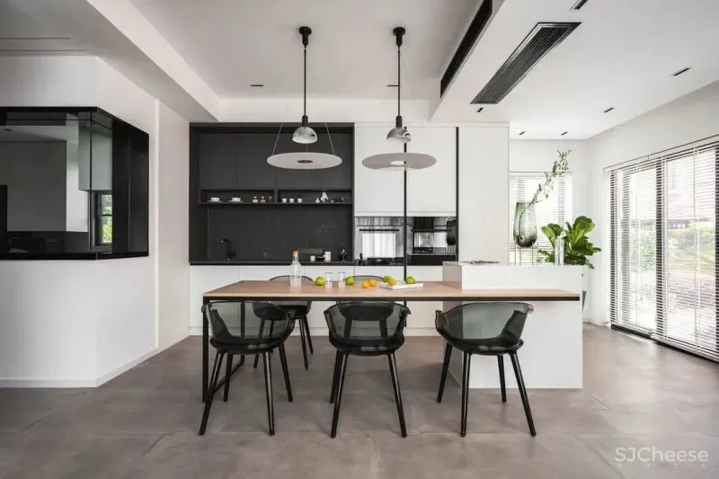 隔出玄关，打开客餐厅，环绕落地窗让家充满阳光 王中玮