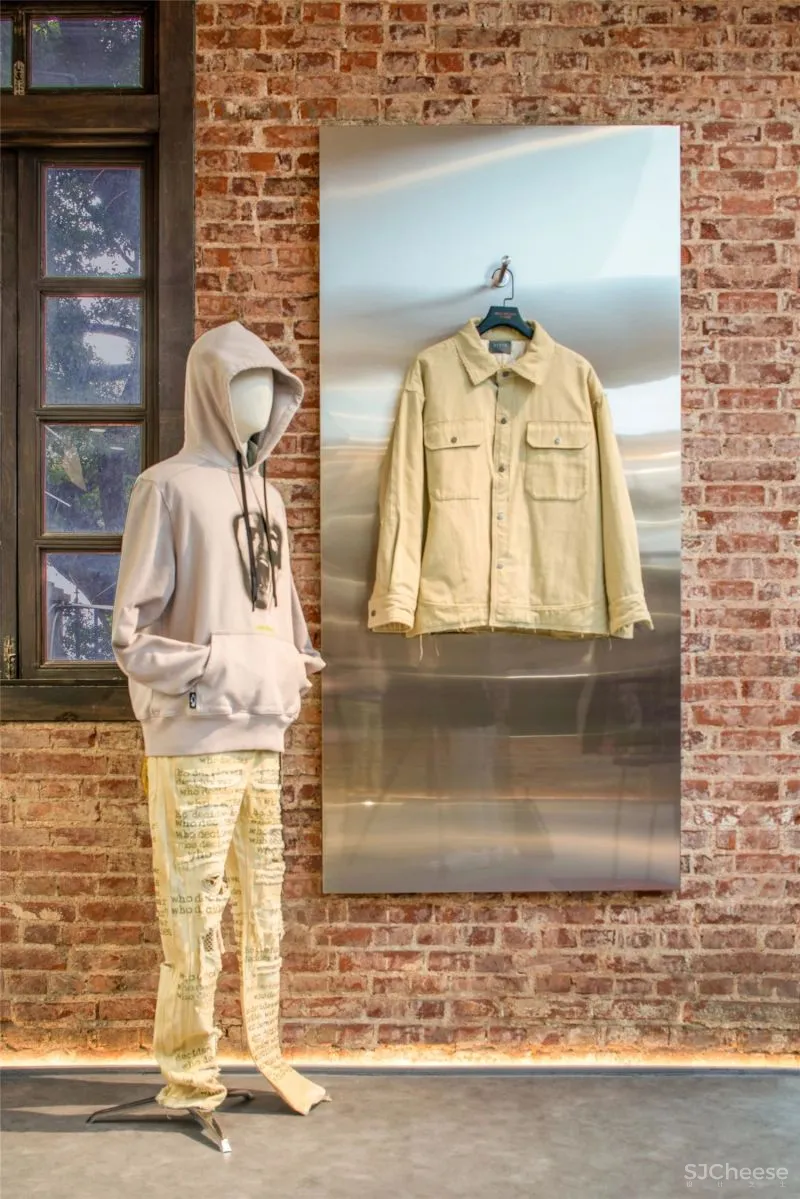 新一代广州时尚潮人对服装的环境和空间有着新的理解和诠释