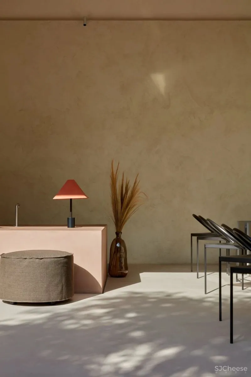 大地色极简别墅，不一样的格调